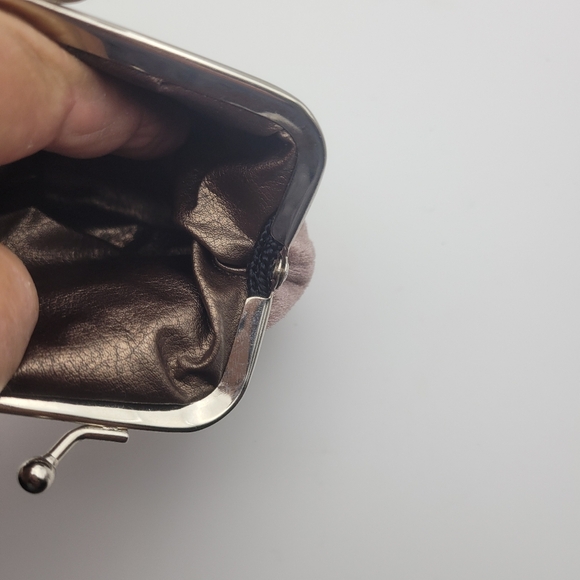 Kenneth Cole Reaction Velvet Kiss Lock Coin Purse with Gold Accents - Picture 4 of 5